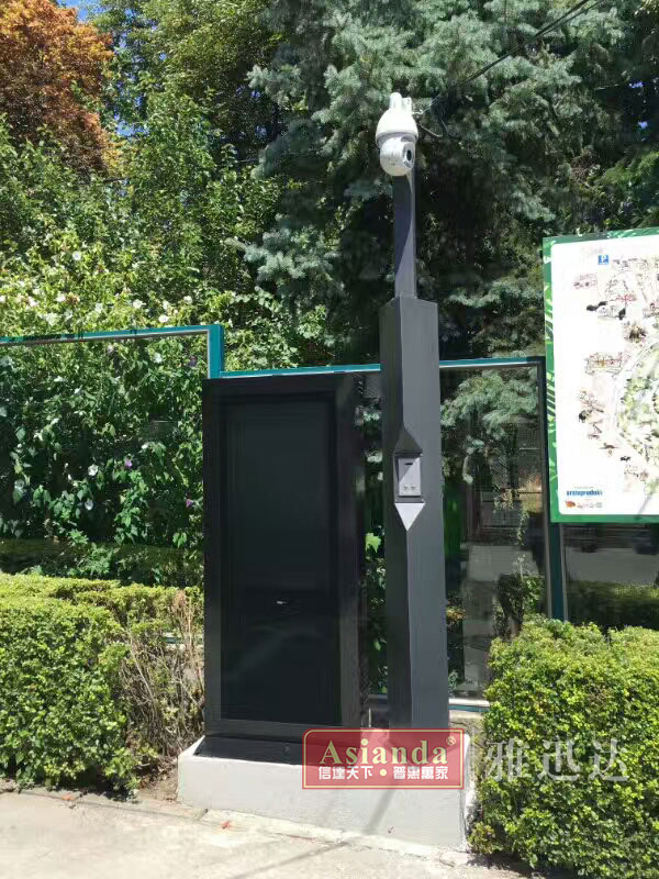 雅迅達(dá)55寸戶外廣告機走進(jìn)塞爾維亞